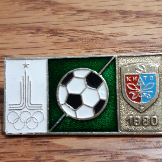 Moskovan Olympiakisat 1980 - Jalkapallo - rintamerkki