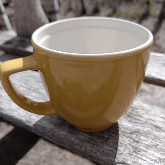 Keltainen Kermansavi Oliivi muki