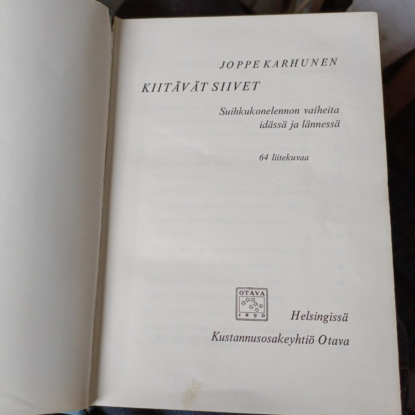 Kiitävät siivet - Suihkukonelennon vaiheita idässä ja lännessä