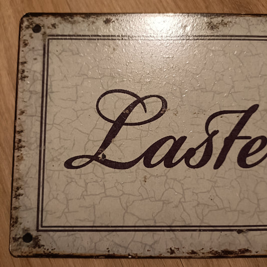 Lastenhuone - peltikyltti