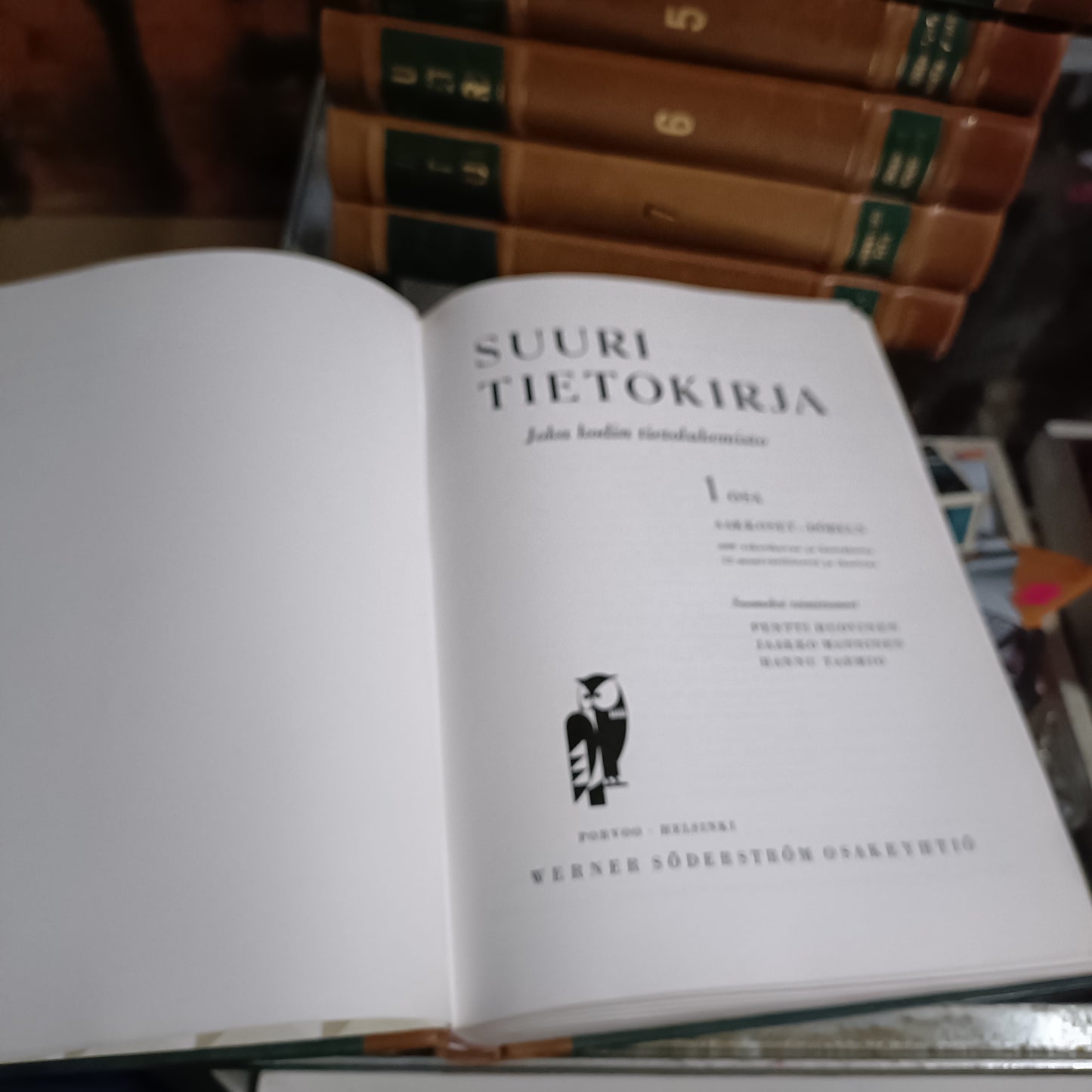 Suuri tietokirja - Joka kodin tietolukemisto