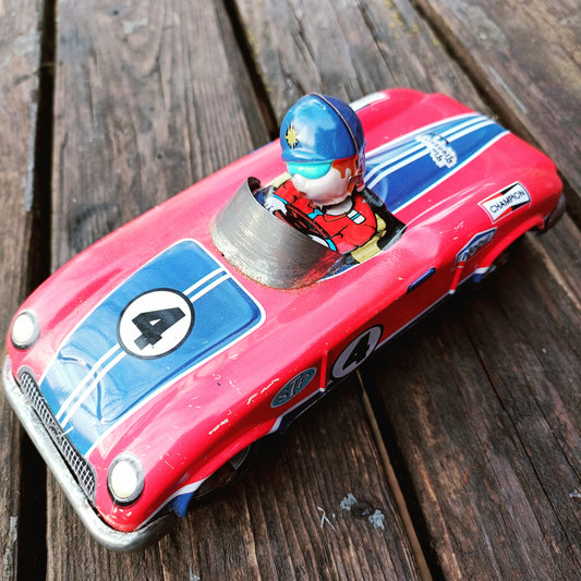 Kilpa-auto peltilelu