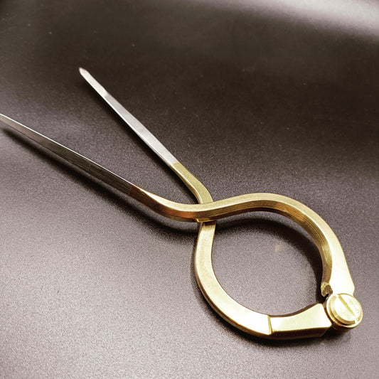 Englantilainen messinkiharppi