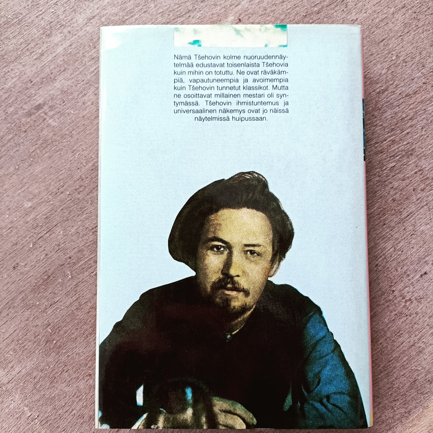 Isättömyys eli Platonov Ivanov Metsähiisi - Anton Tsehov *