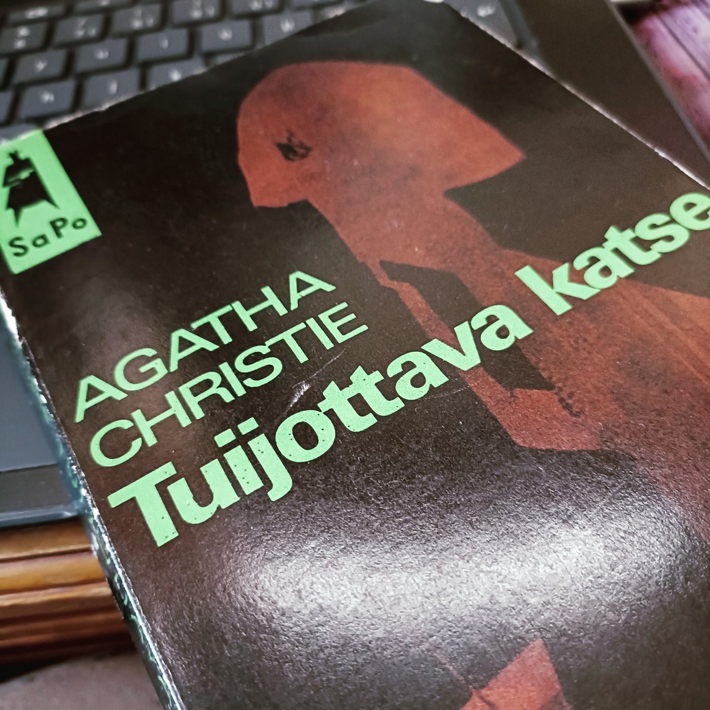 Tuijottava katse - Agatha Christie