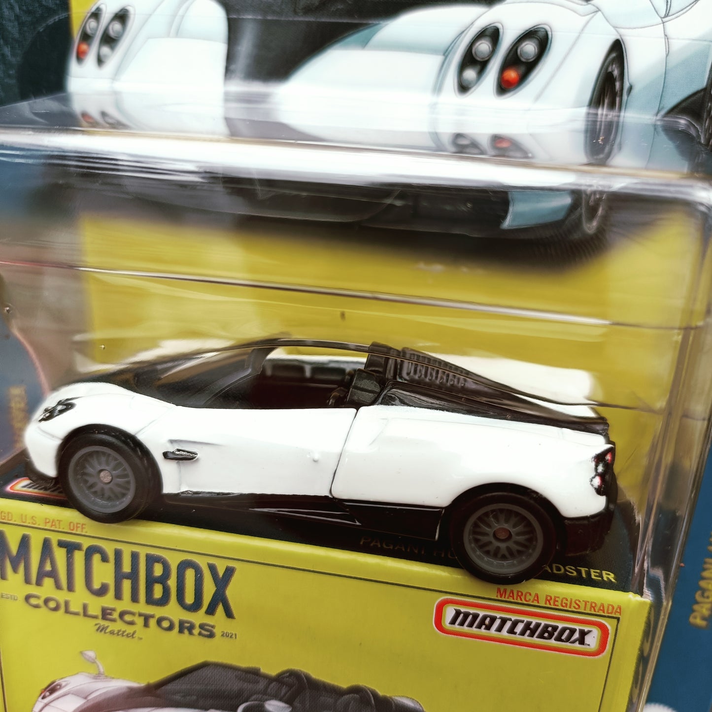 Matchbox Collectors - Pagani Huayra Roadster - 1:64
