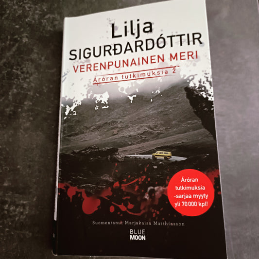 Verenpunainen meri - Lilja Sigurdardóttir