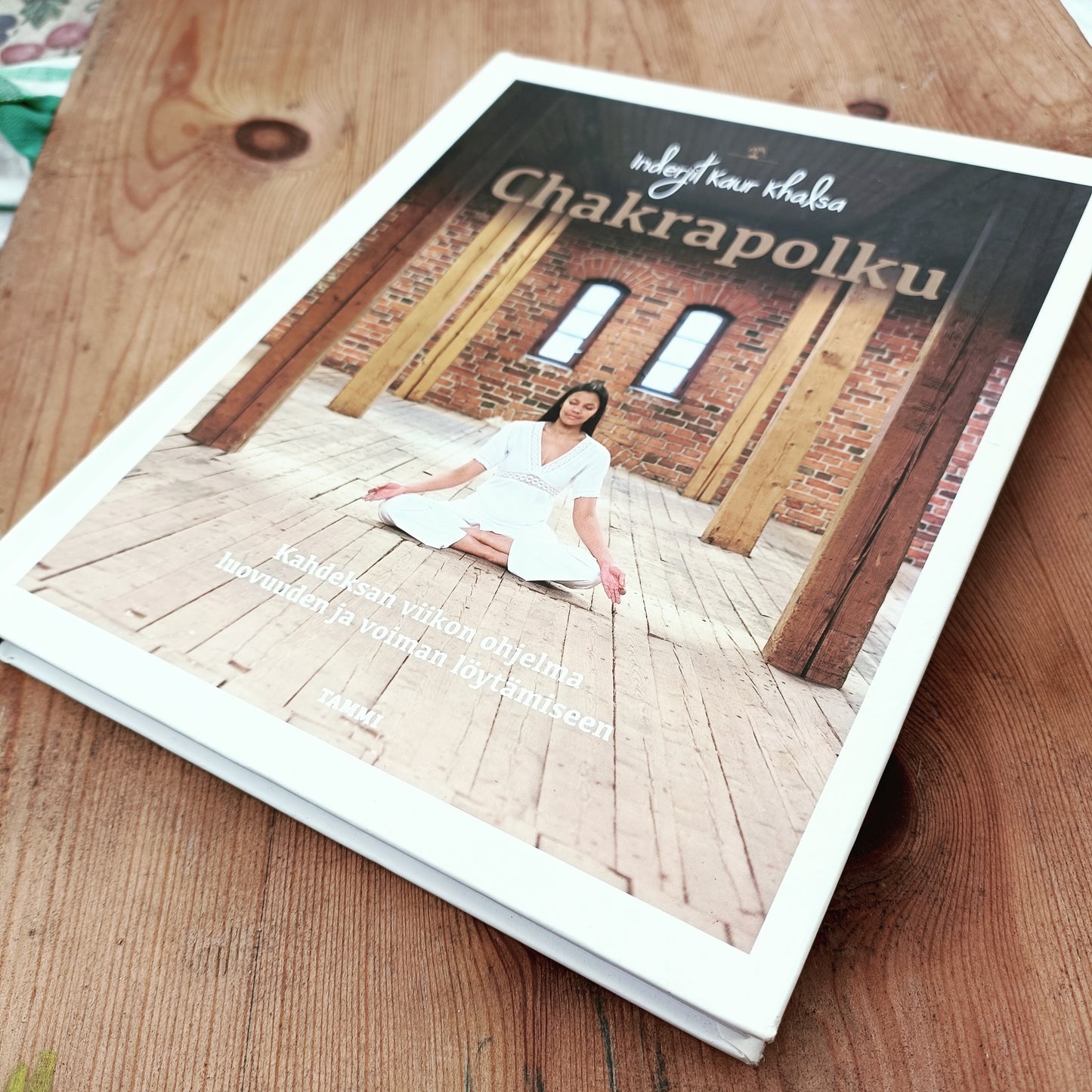 Chakrapolku - Kahdeksan viikon ohjelma luovuuden ja voiman löytämiseen *