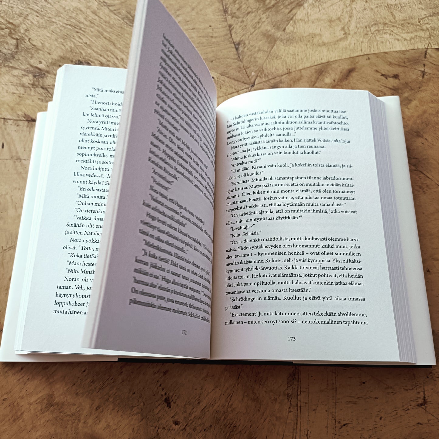 Keskiyön kirjasto - Matt Haig
