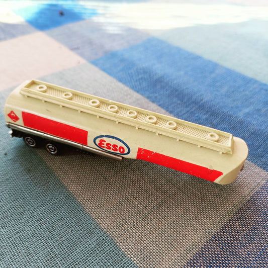 Majorette ESSO perävaunu 1/100