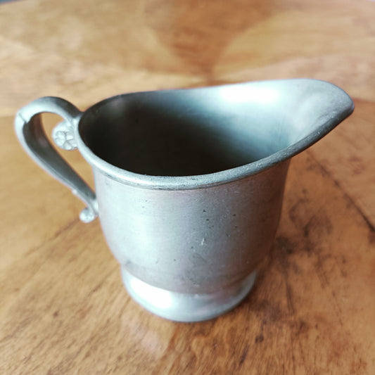 Taidetakomo A. Hakkarainen tina kermakko