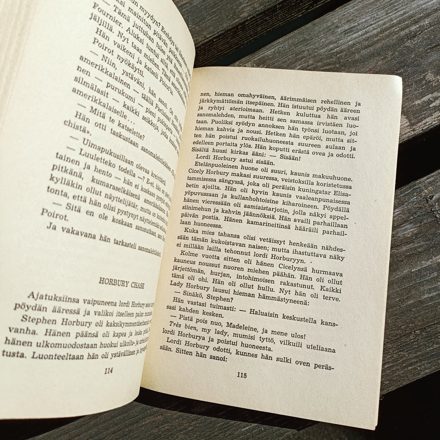 Lentävä kuolema - Agatha Christie