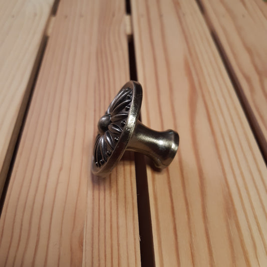 metallinen lipaston nuppi - antiikinruskea