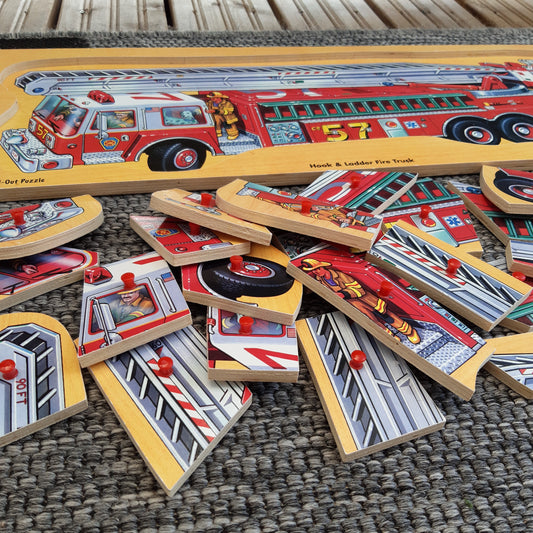 iso puinen paloautopalapeli