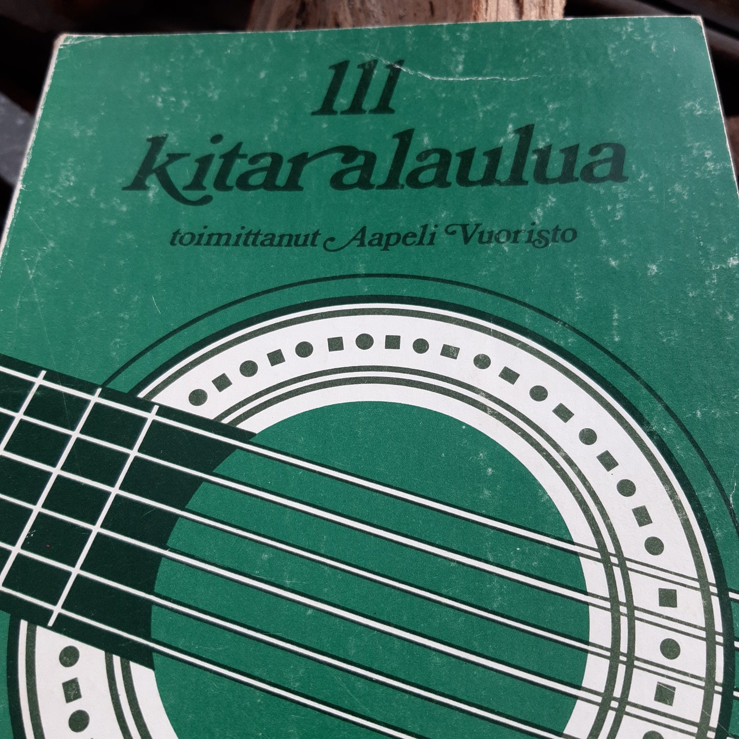 111 kitaralaulua