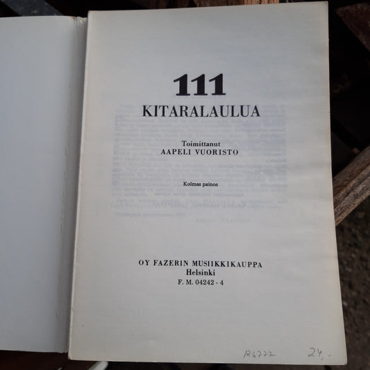 111 kitaralaulua