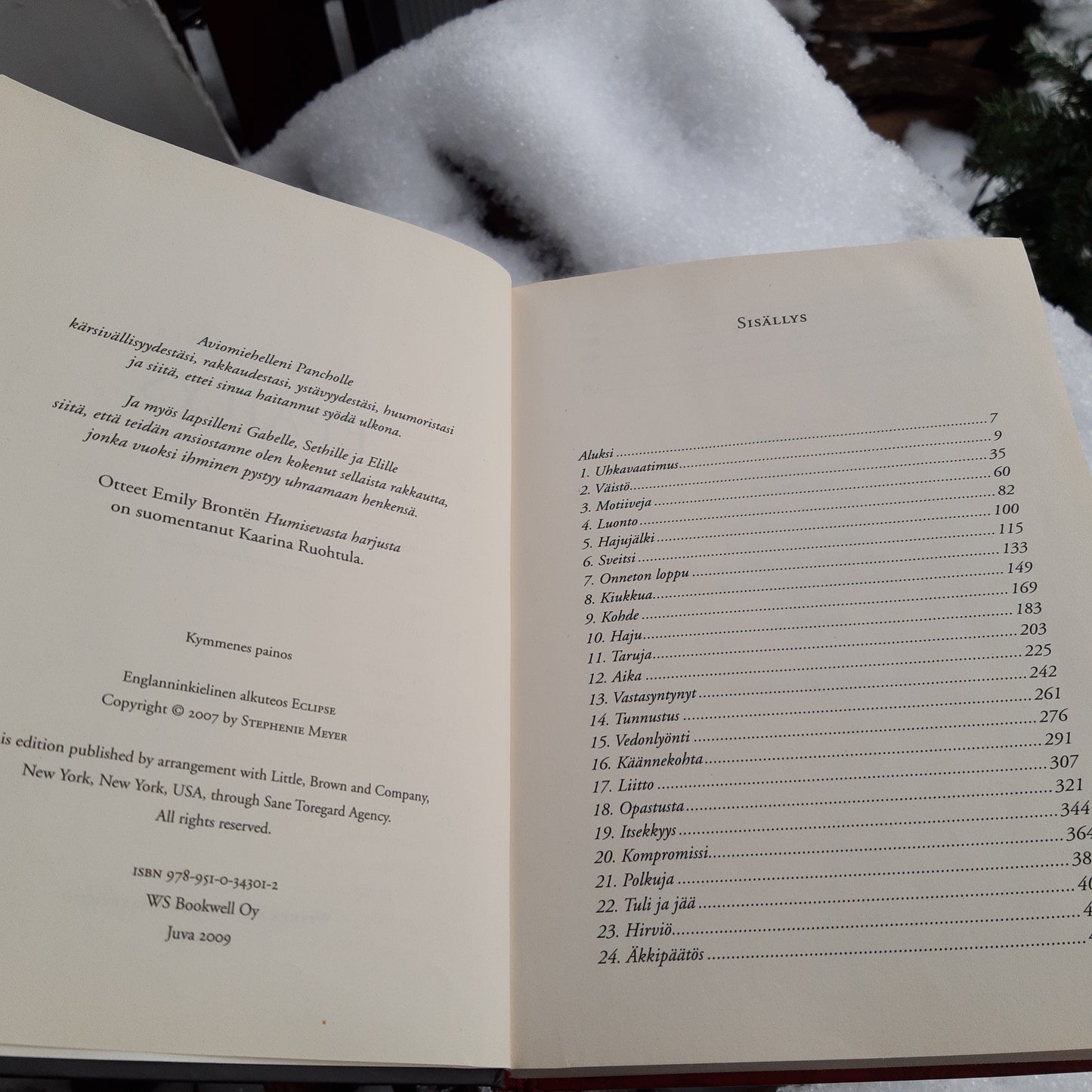 epäilys - stephenie meyer