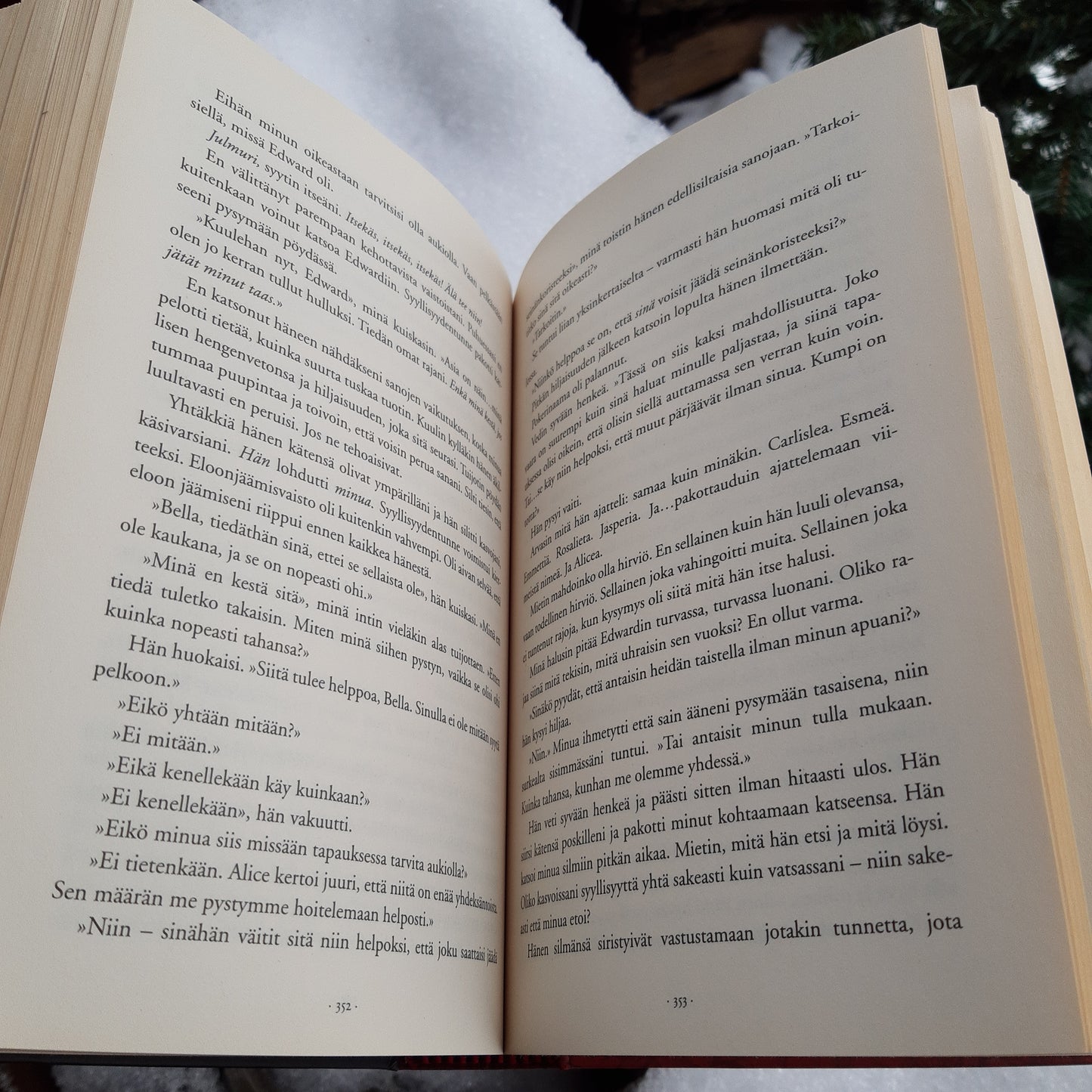 epäilys - stephenie meyer