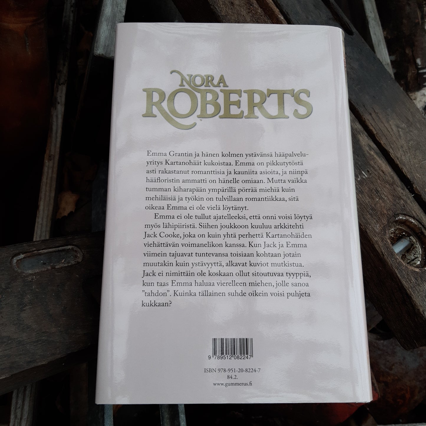Nora Roberts - Jotain vanhaa