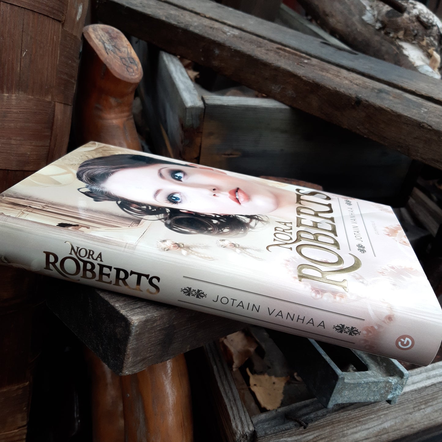 Nora Roberts - Jotain vanhaa