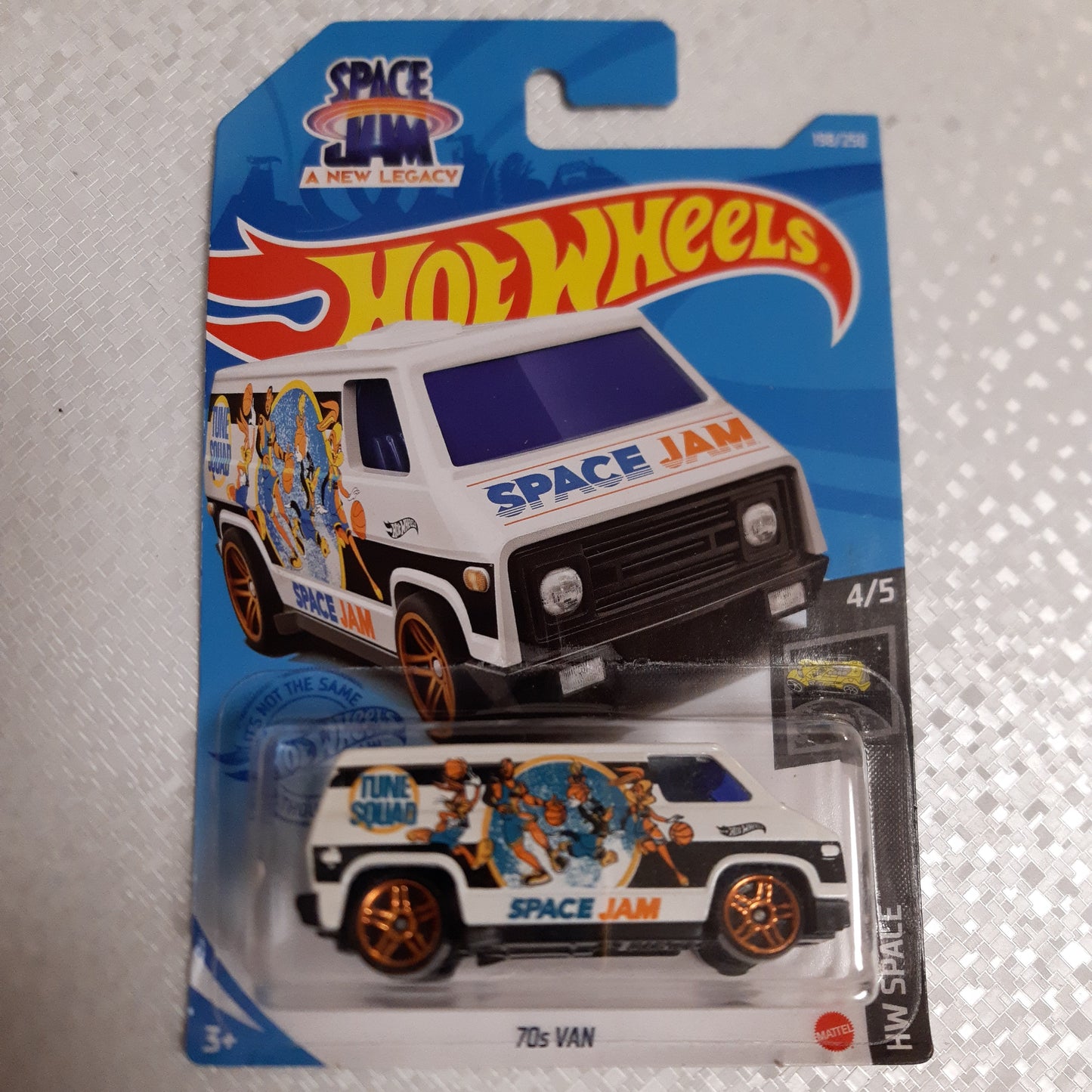 Hot Wheels 70s Van Space Jam 1/64