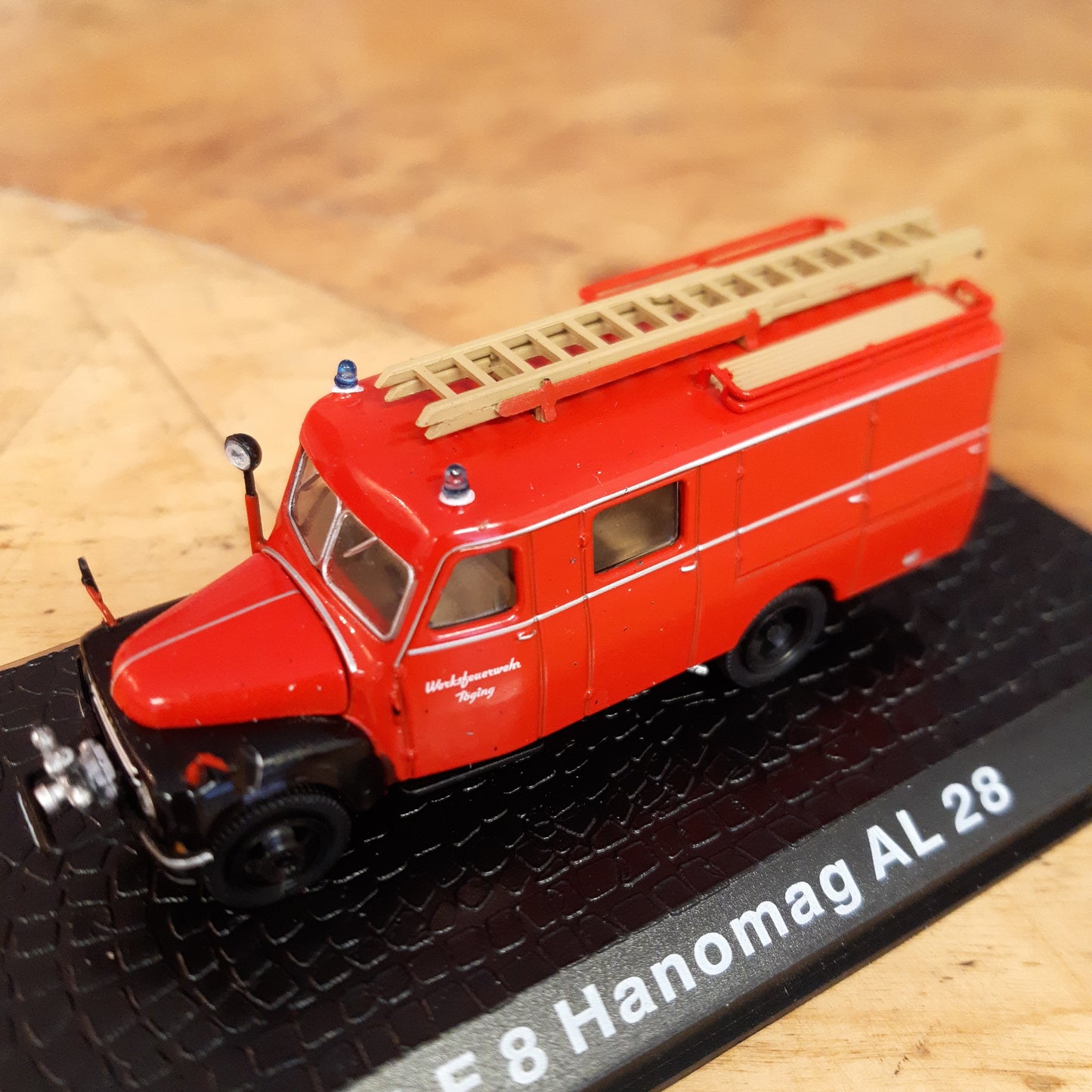 LF 8 Hanomag AL28 paloauto 1:72
