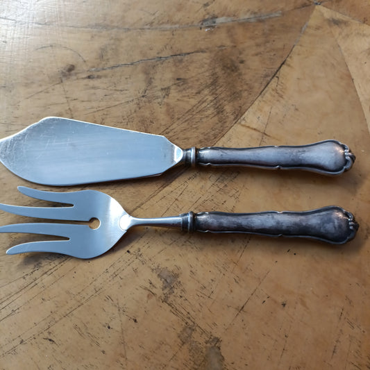 Hopeiset Chippendale kakkuottimet