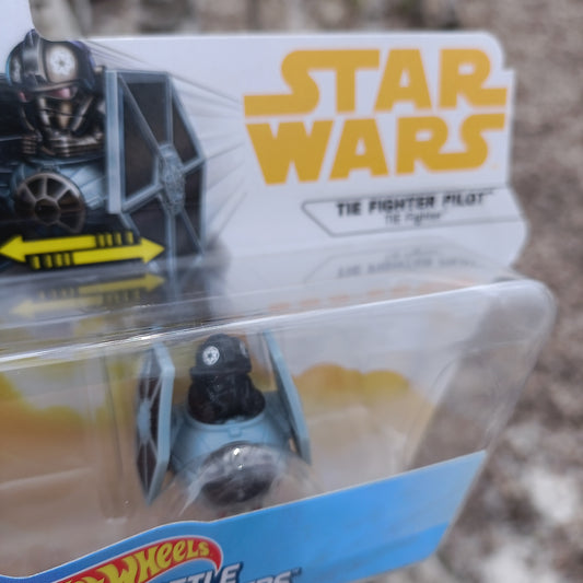 Hot Wheels Star Wars Battle Rollers - Chewbacca ja Tie Fighter Pilot