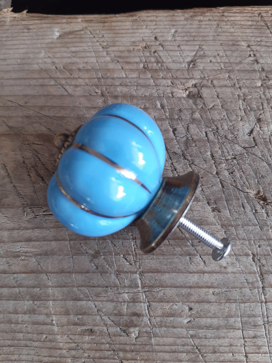 iso posliininuppi - vaaleansininen