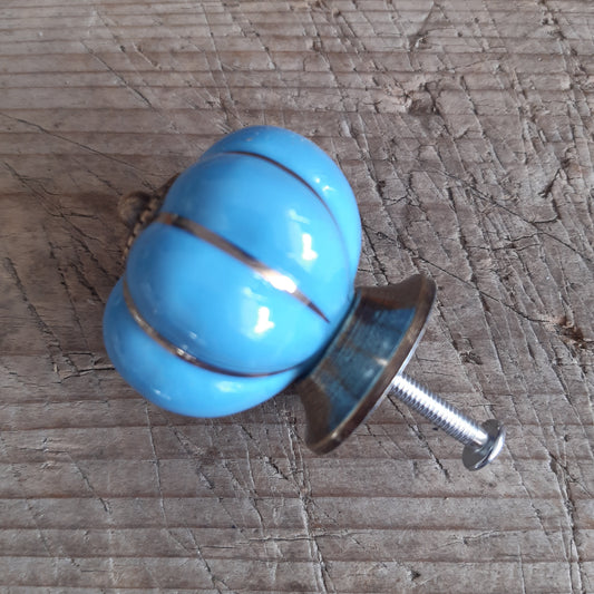 iso posliininuppi - vaaleansininen