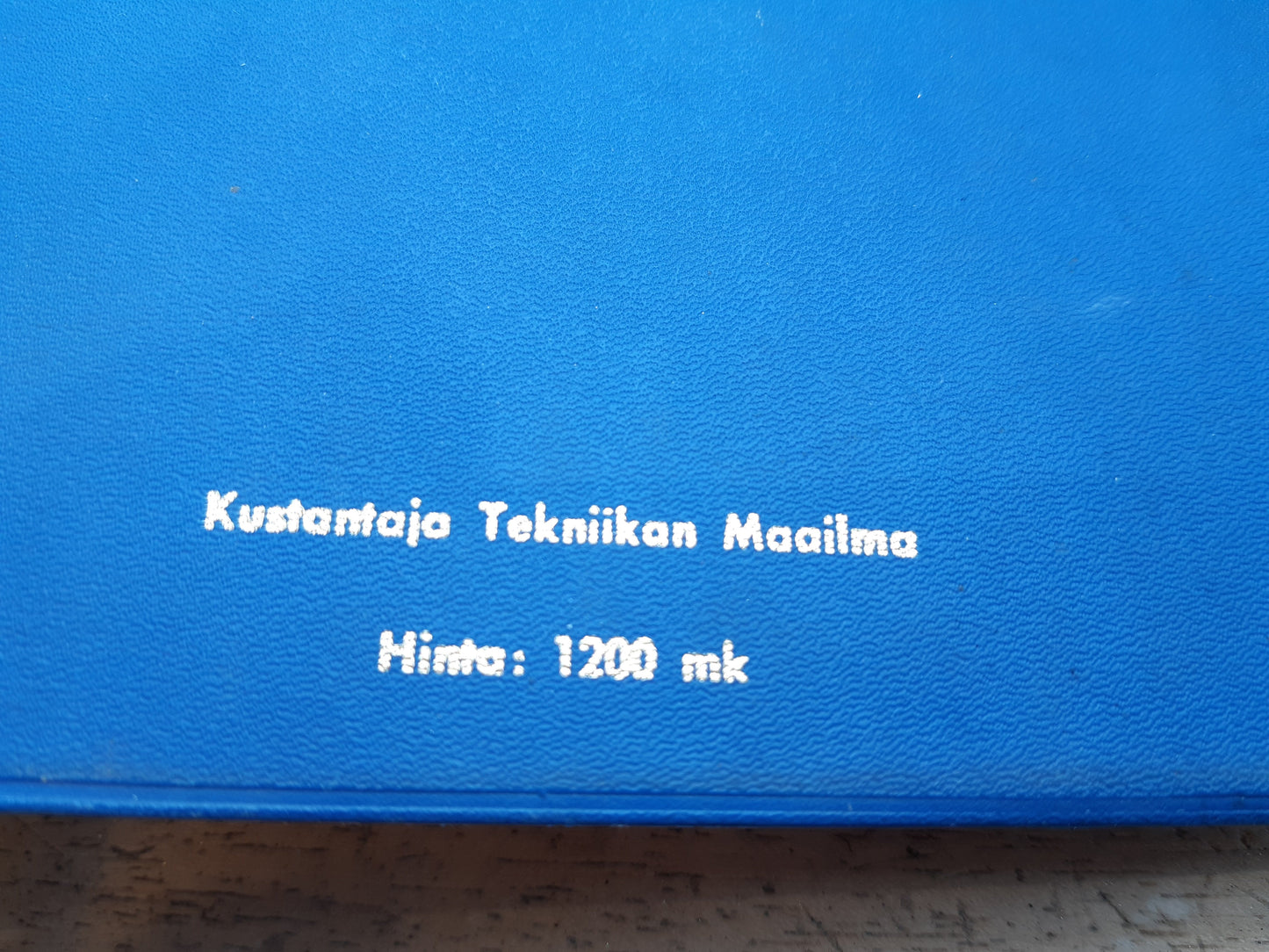 mies ja auto - vuodelta 1962