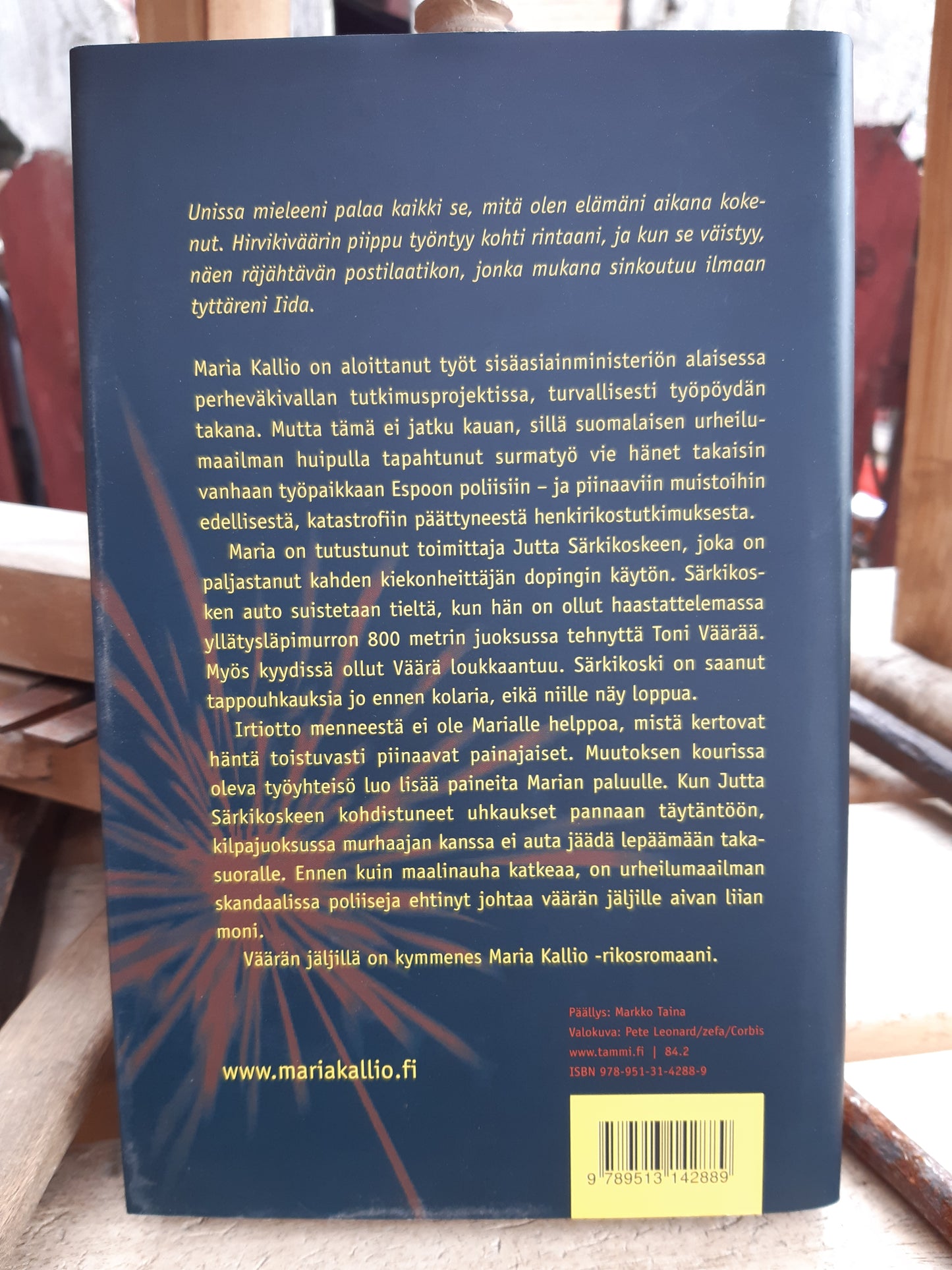 leena lehtolainen - väärän jäljillä