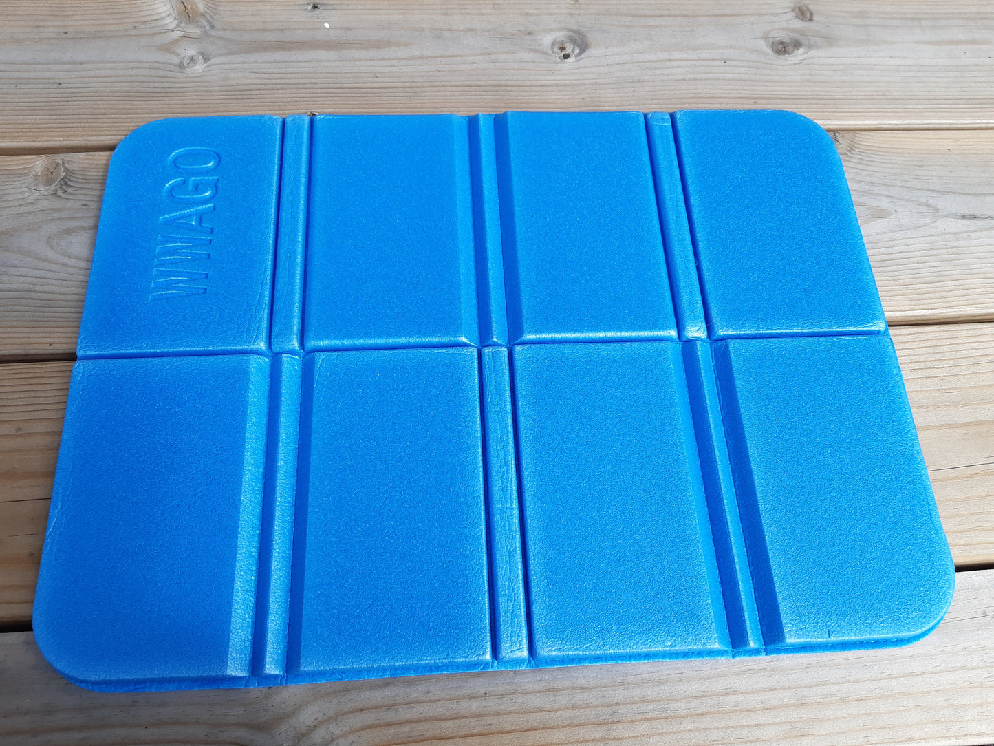 istuinalusta kokoontaittuva matkamalli