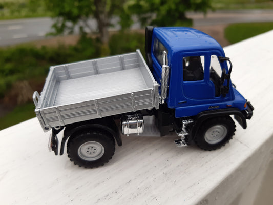 mercedes benz unimog u400 sininen