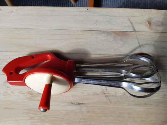 käsinveivattava vatkain