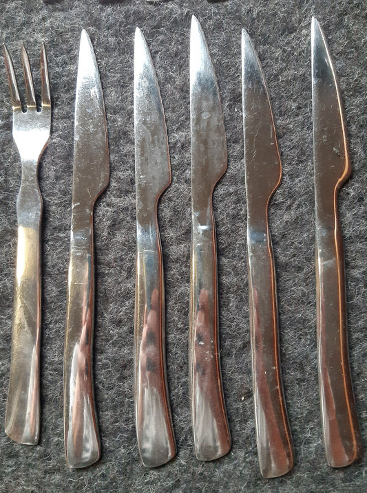 tukevat haarukat ja veitset 6 + 6 kpl