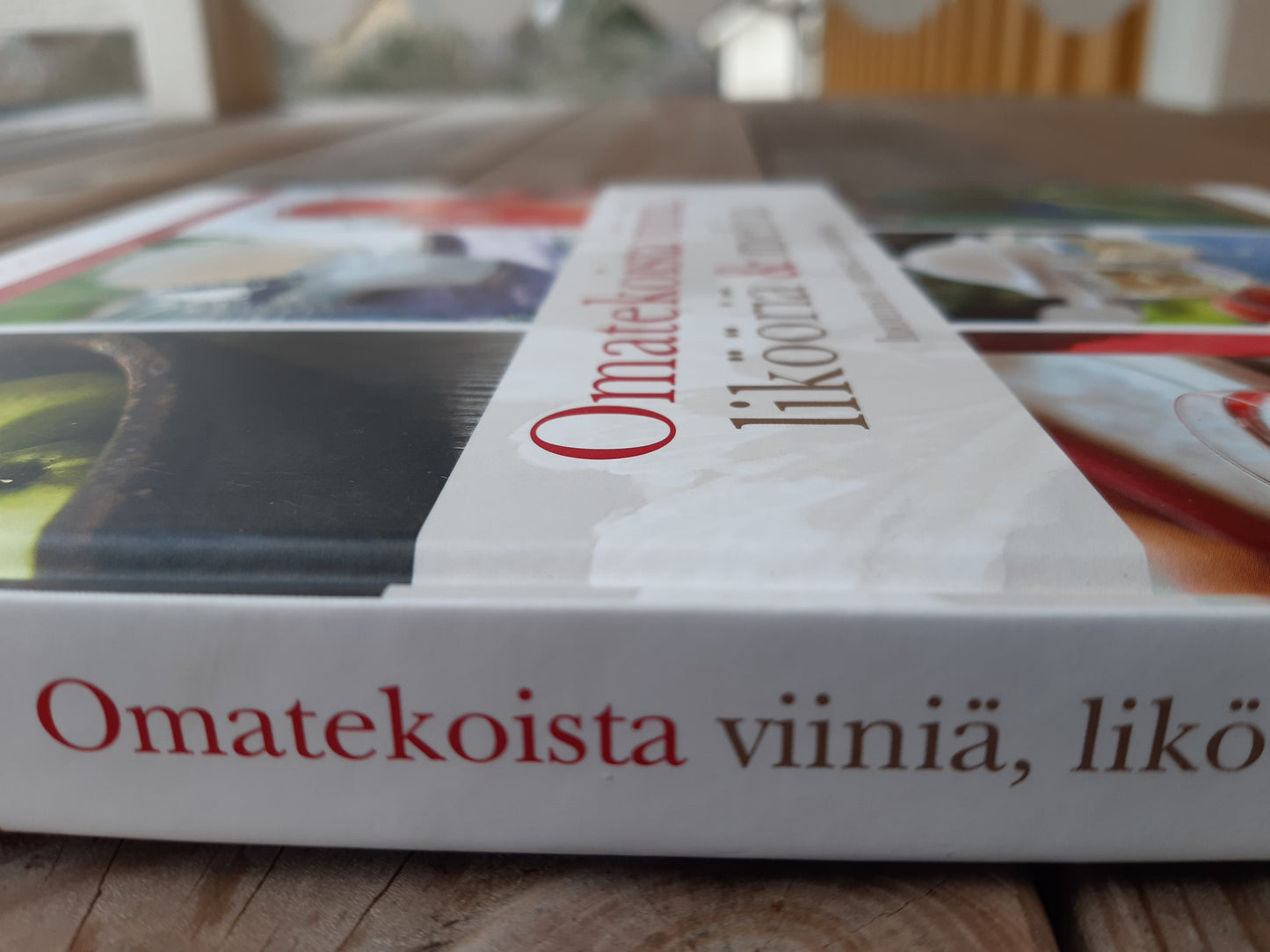 omatekoista viiniä, likööriä & mehua luonnon omista aineksista