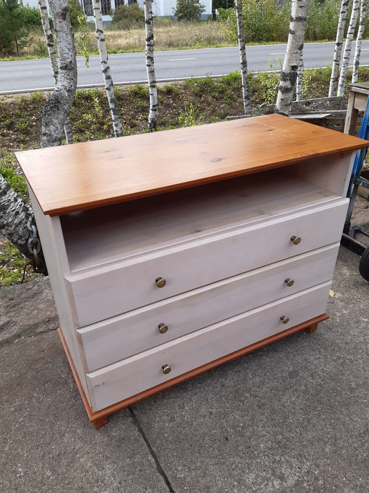 puinen lipasto 3 laatikkoa