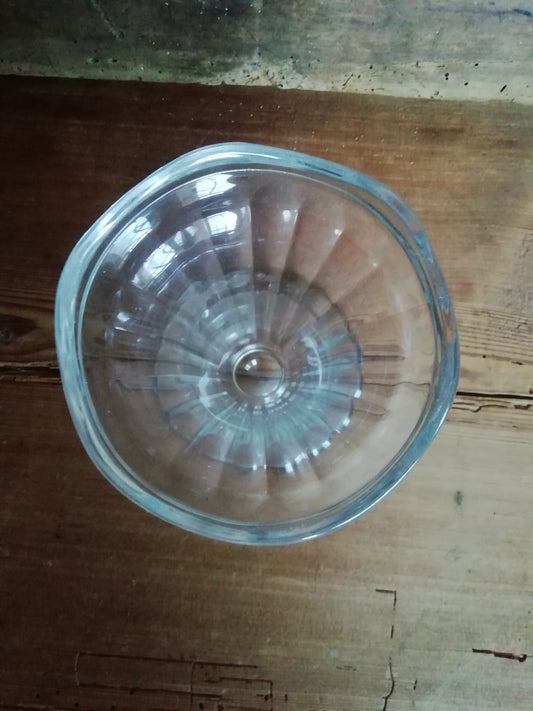 lasinen jäätelöpikari