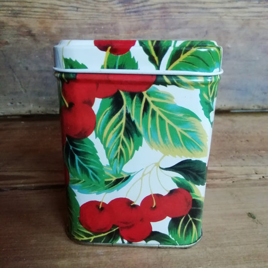 kirsikka peltipurkki pieni