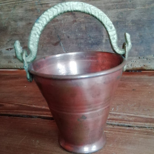 pieni kupariämpäri