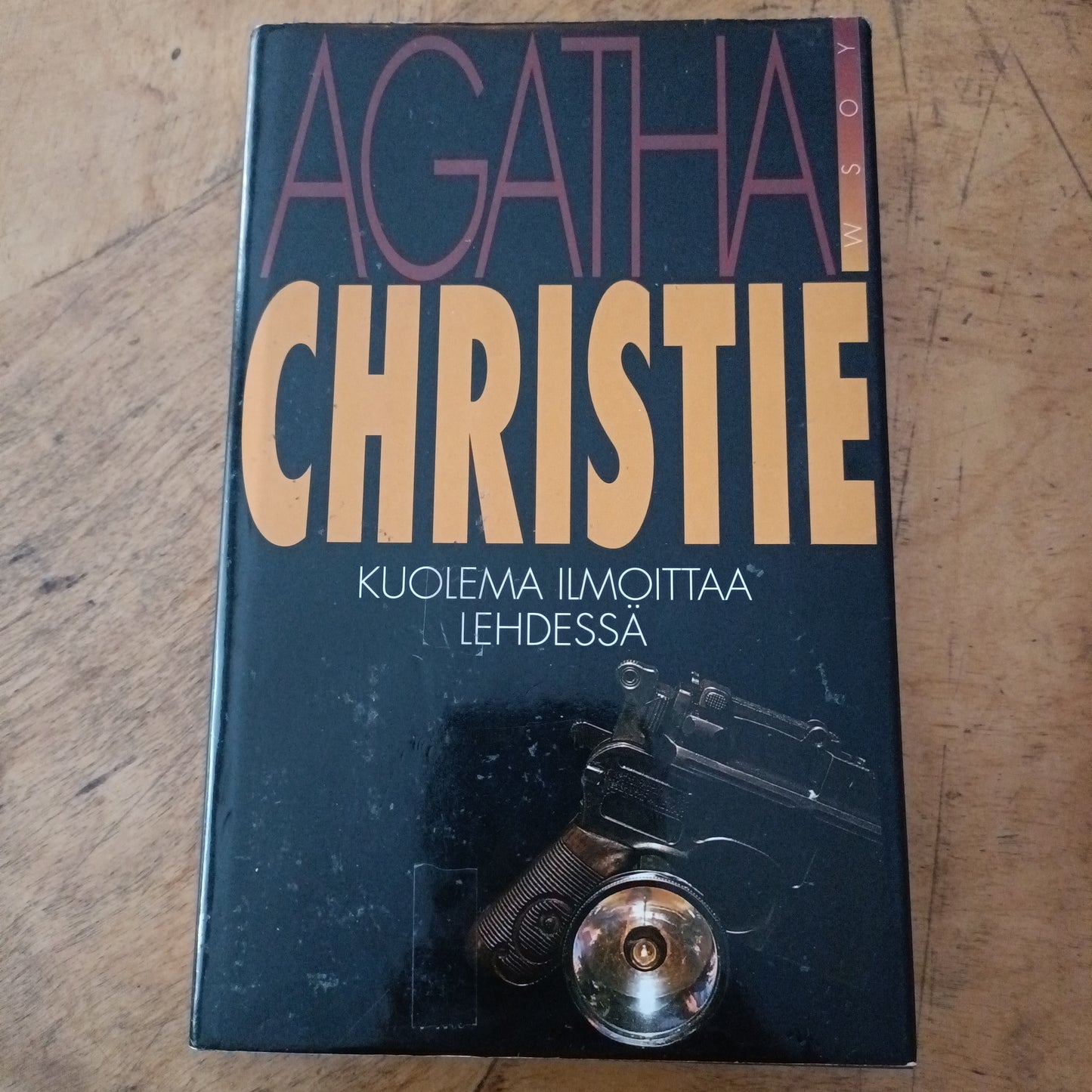 Kuolema ilmoittaa lehdessä - Agatha Christie