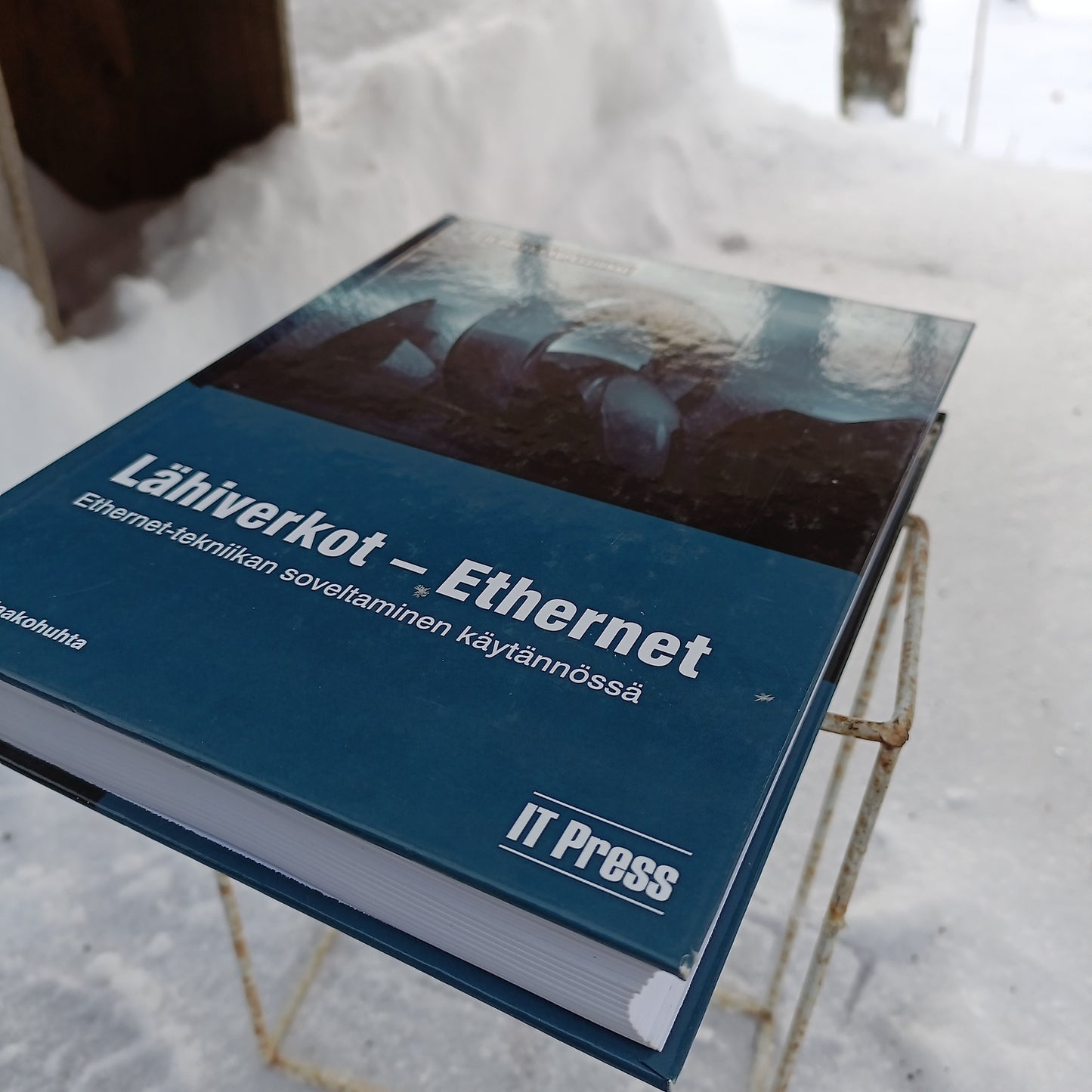 Lähiverkot - Ethernet - Ethernet-tekniikan soveltaminen käytännössä