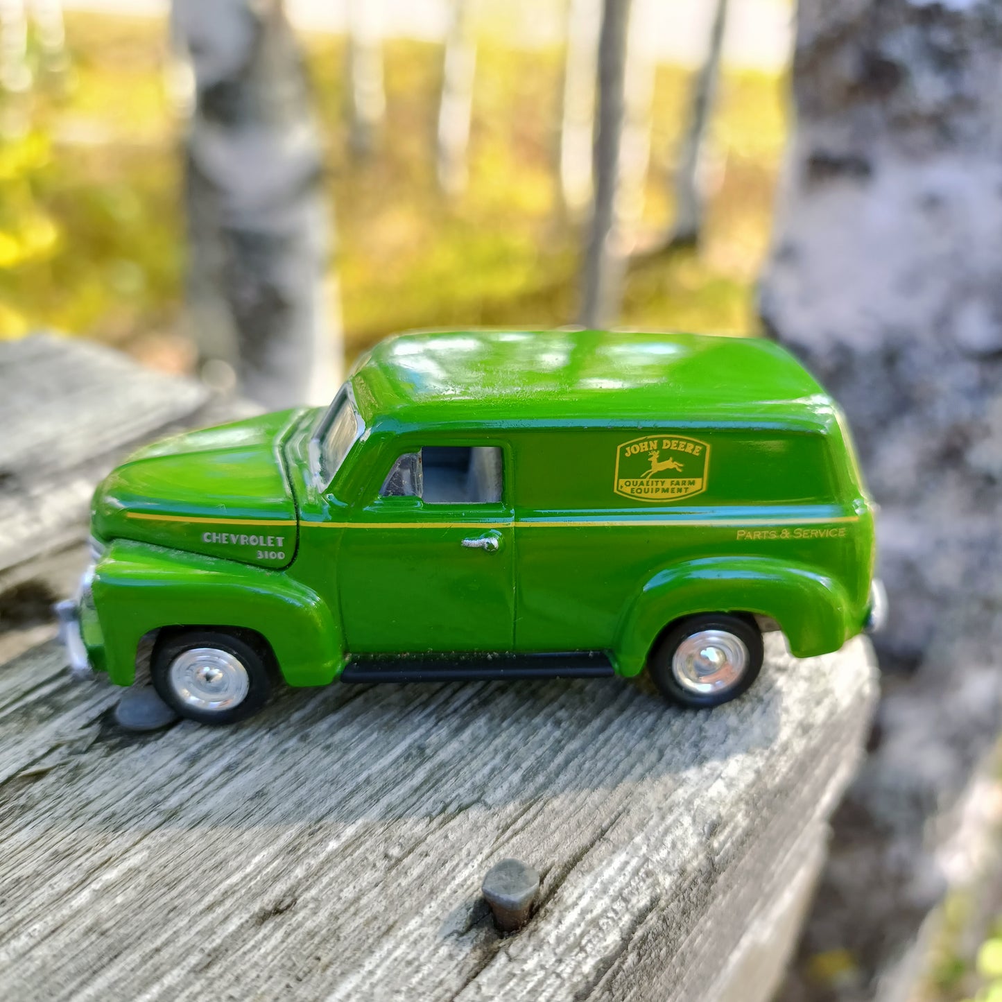 Johnny Lightning John Deere Series - 1950 Chevrolet Panel Van