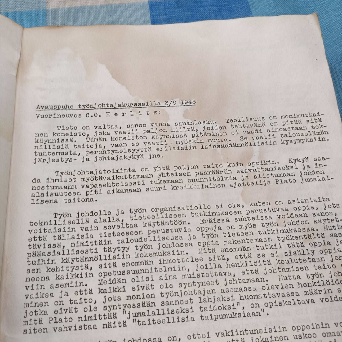 Ammattien Edistämislaitoksen ja Oy Arabia Ab:n järjestämät Työnjohtajakurssit 3.9-25.10.1945