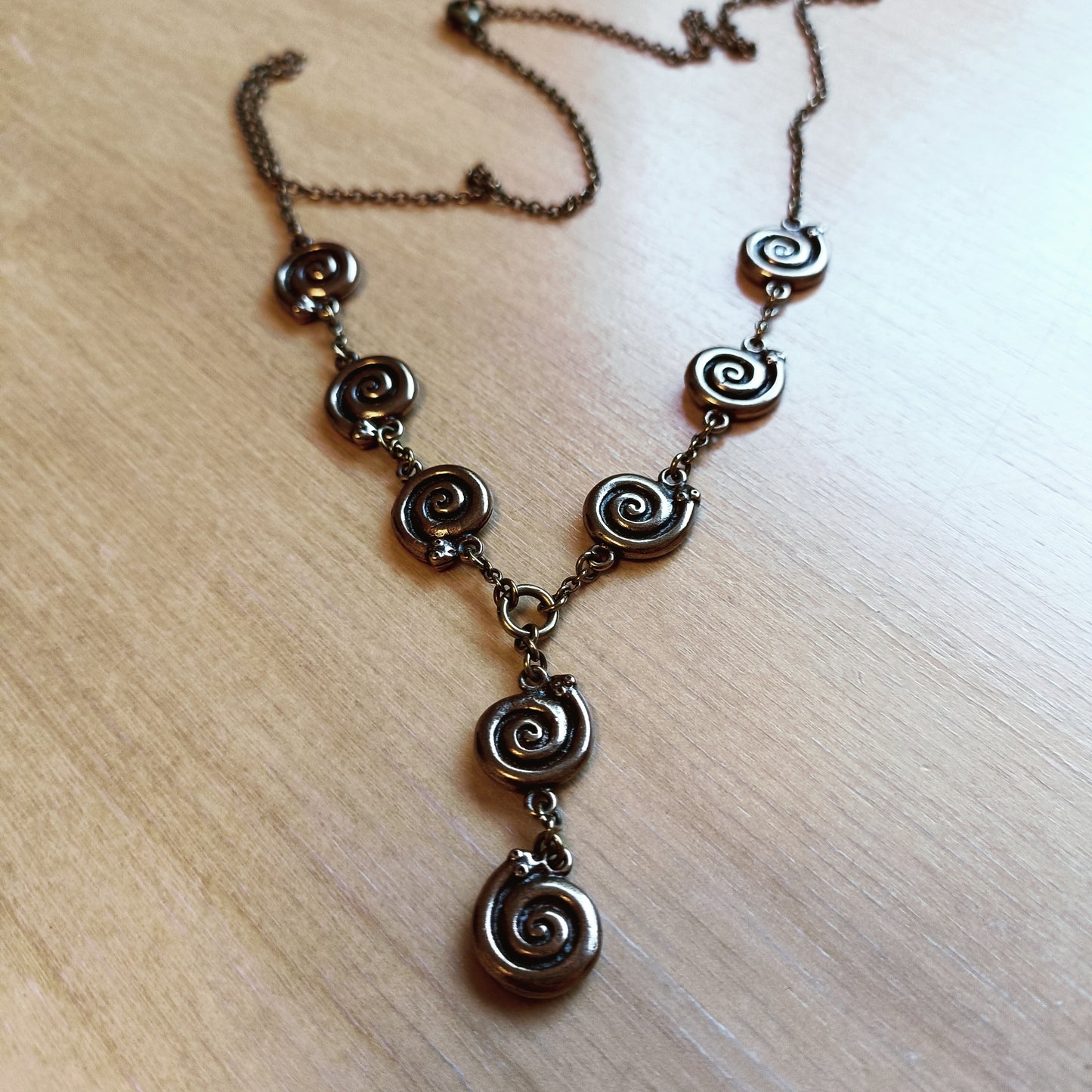 Kalevala Koru Vaskikäärme-kaulakoru - pronssi