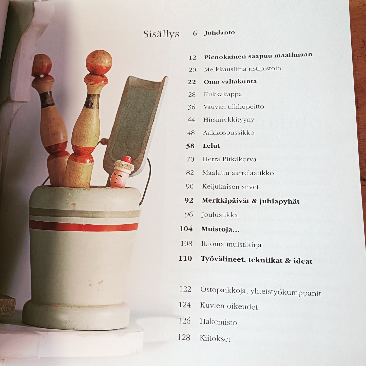 Lapsuusajan aarteet - itsetehtyjä leluja ja lahjoja