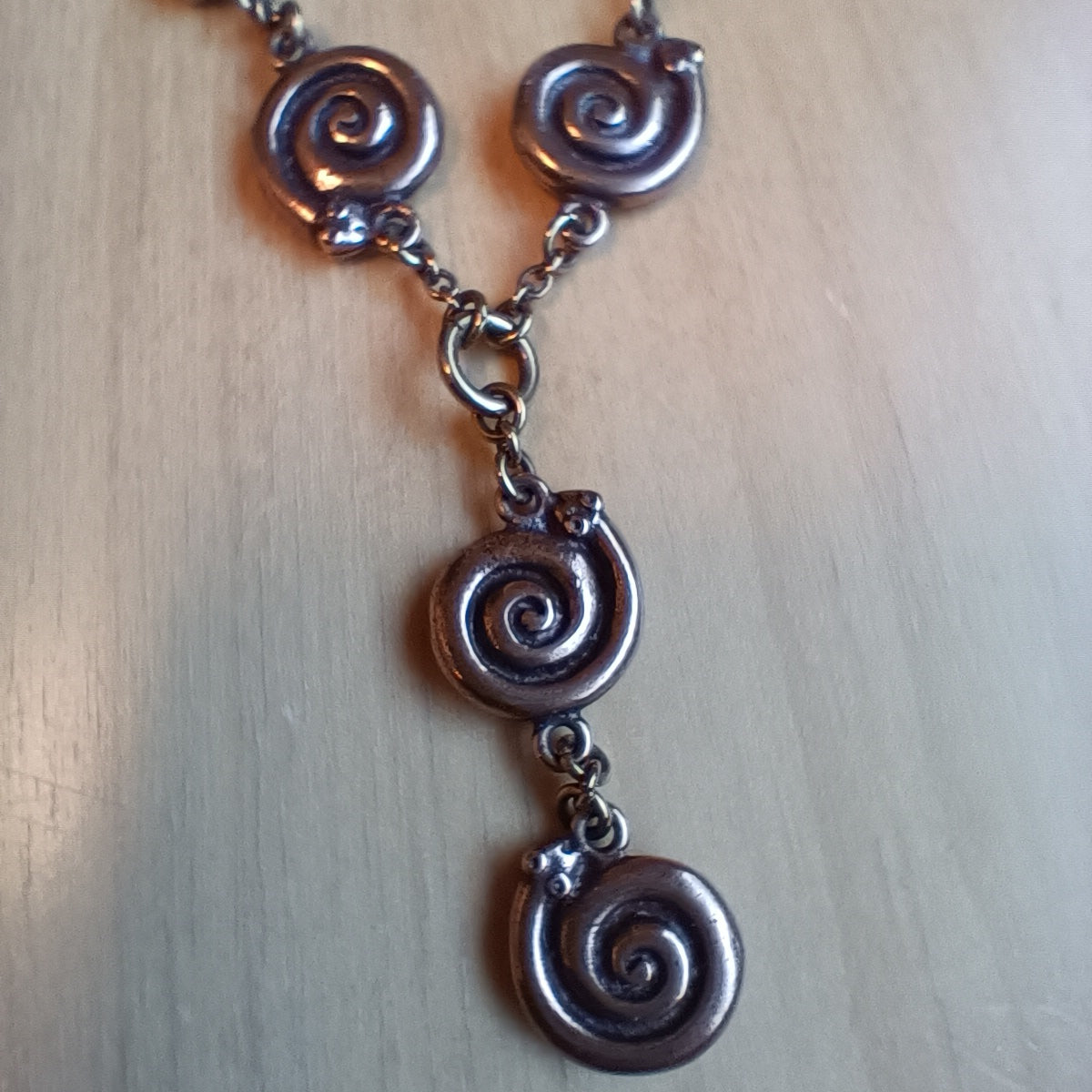 Kalevala Koru Vaskikäärme-kaulakoru - pronssi