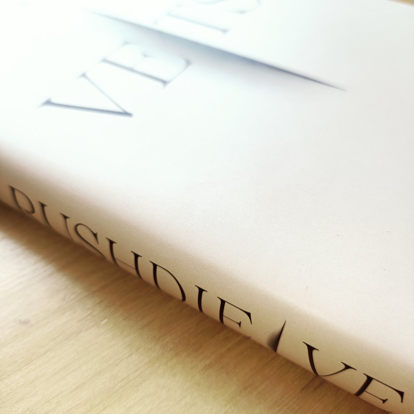 Veitsi - Mietteitä murhayrityksen jälkeen - Salman Rushdie