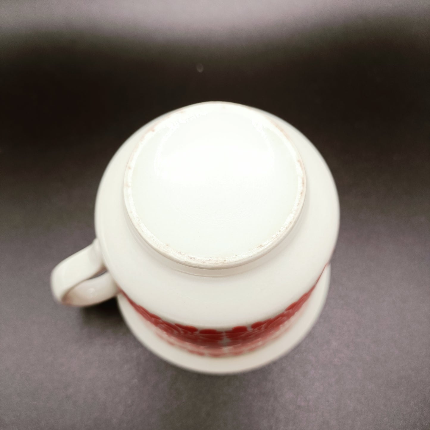 Arabia Tytti kahvikuppi ja aluslautanen - punainen